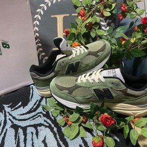 New Balance sneakers for women